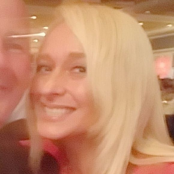 Meet your Posher, Lisa - Picture 1 of 1